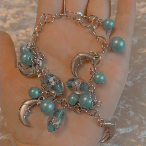 Vintage Blue Glass Bead Half-Moon charm bracelet - Picture 7 of 11